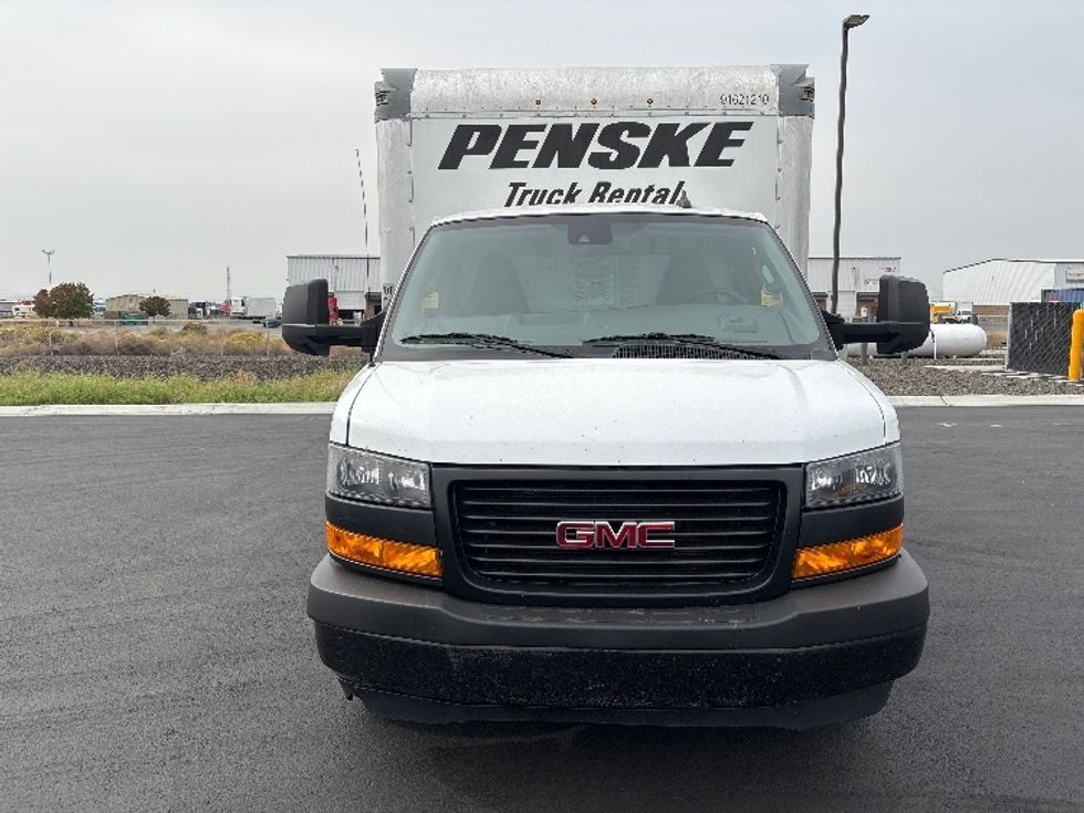 Light Duty Box Truck-Light and Medium Duty Trucks-GMC-2021-Savana G33903-Pasco-WA-112,346\n\t\tmiles-$ 27,750 - Image 2