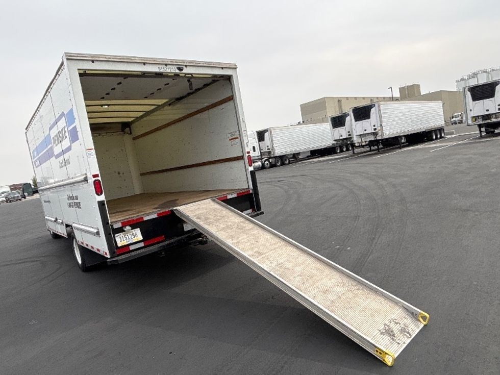 Light Duty Box Truck-Light and Medium Duty Trucks-GMC-2021-Savana G33903-Pasco-WA-112,346\n\t\tmiles-$ 27,750 - Image 9