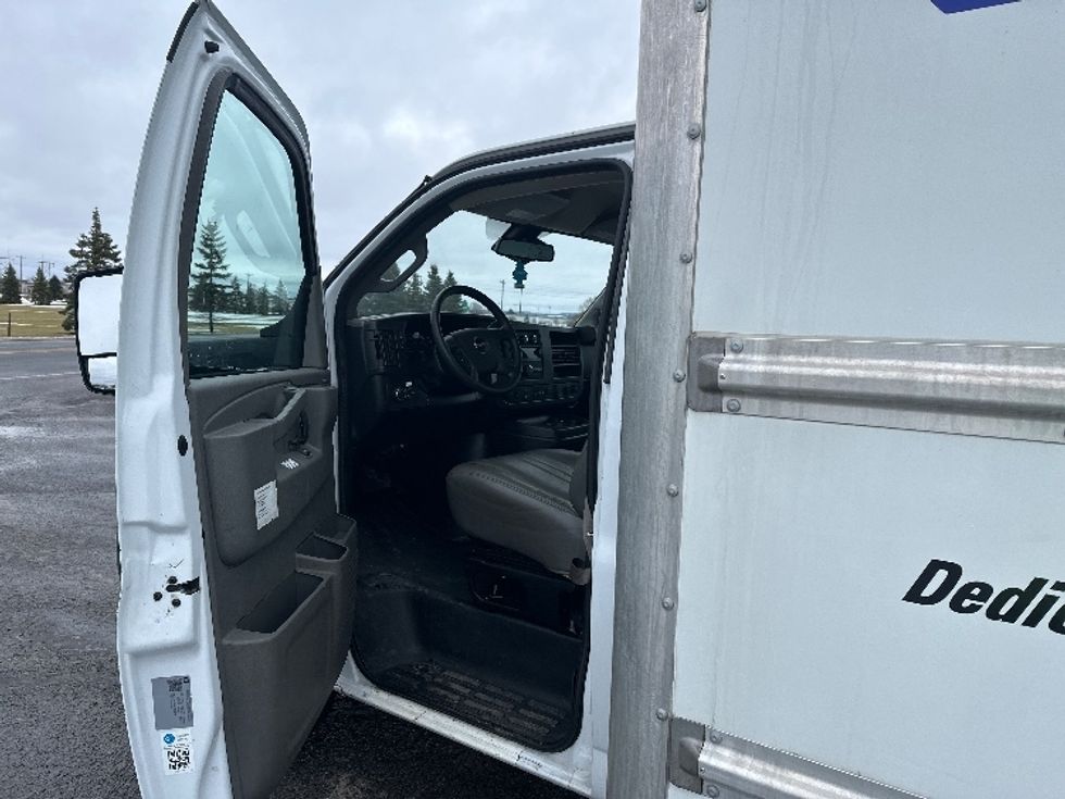 Light Duty Box Truck-Light and Medium Duty Trucks-GMC-2021-Savana G33903-Pasco-WA-117,509\n\t\tmiles-$ 28,750 - Image 16
