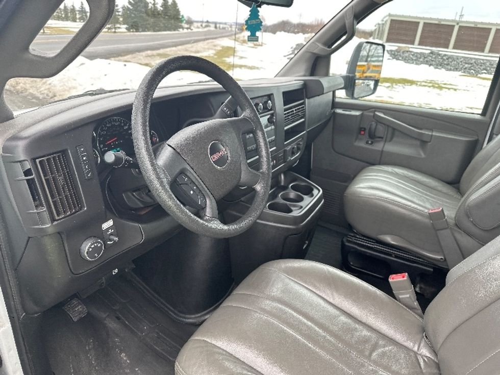 Light Duty Box Truck-Light and Medium Duty Trucks-GMC-2021-Savana G33903-Pasco-WA-117,509\n\t\tmiles-$ 28,750 - Image 17