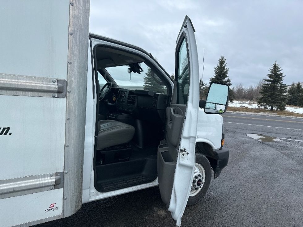 Light Duty Box Truck-Light and Medium Duty Trucks-GMC-2021-Savana G33903-Pasco-WA-117,509\n\t\tmiles-$ 28,750 - Image 20