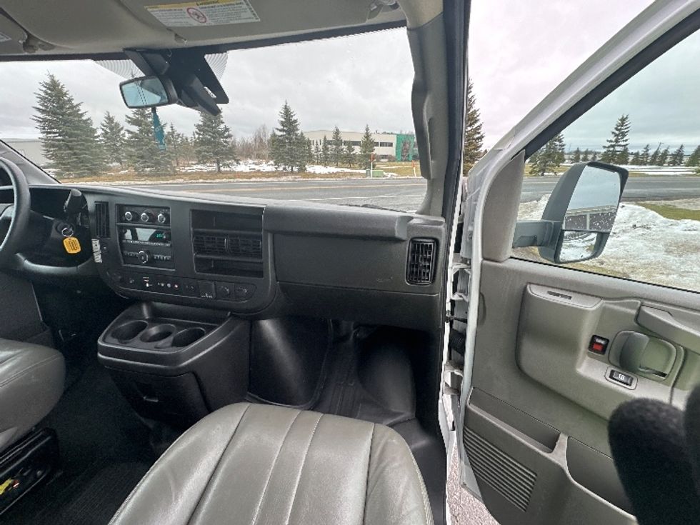 Light Duty Box Truck-Light and Medium Duty Trucks-GMC-2021-Savana G33903-Pasco-WA-117,509\n\t\tmiles-$ 28,750 - Image 21