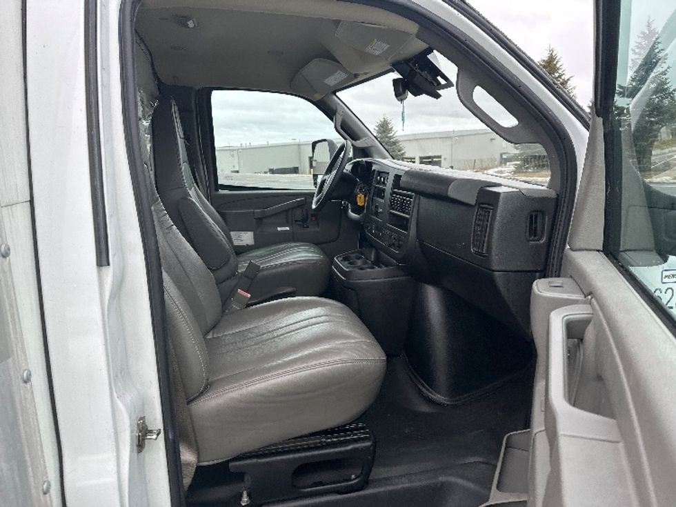 Light Duty Box Truck-Light and Medium Duty Trucks-GMC-2021-Savana G33903-Pasco-WA-117,509\n\t\tmiles-$ 28,750 - Image 22