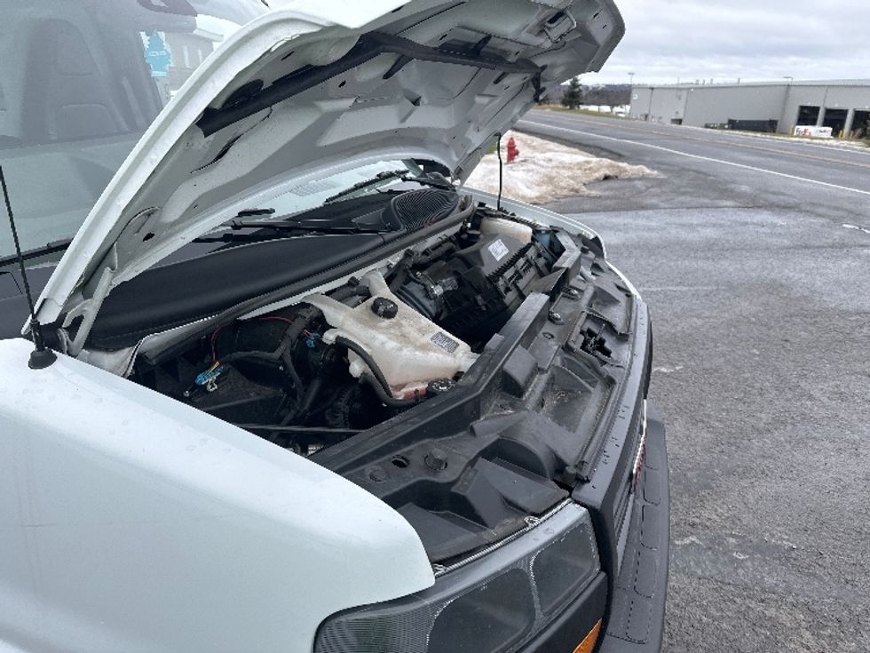 Light Duty Box Truck-Light and Medium Duty Trucks-GMC-2021-Savana G33903-Pasco-WA-117,509\n\t\tmiles-$ 28,750 - Image 23