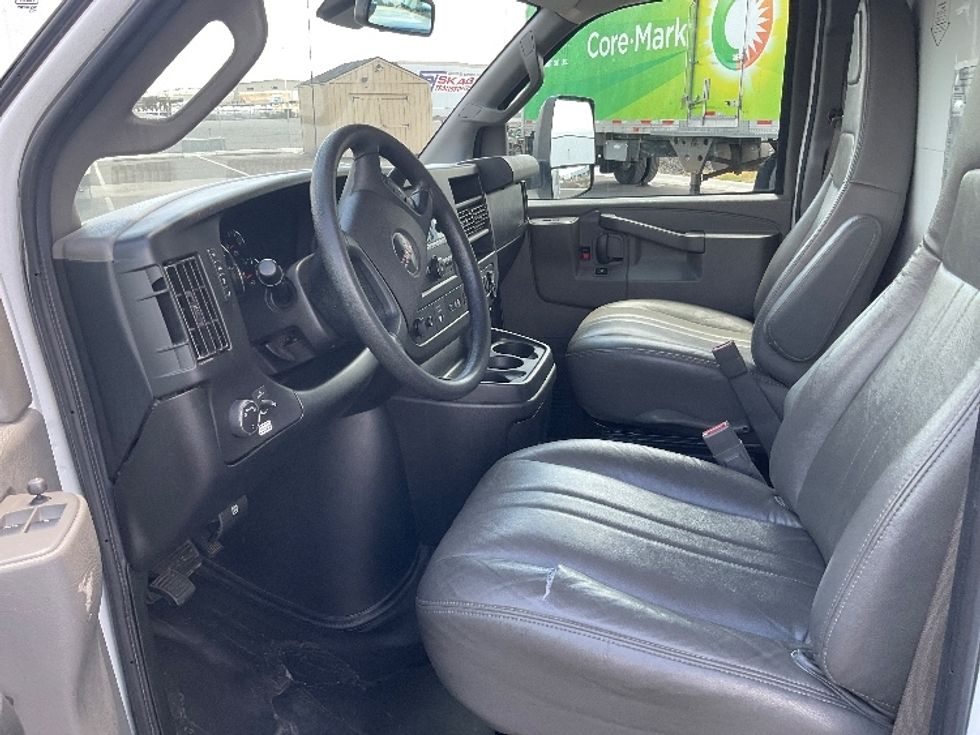 Light Duty Box Truck-Light and Medium Duty Trucks-GMC-2021-Savana G33903-Pasco-WA-72,645\n\t\tmiles-$ 35,000 - Image 18