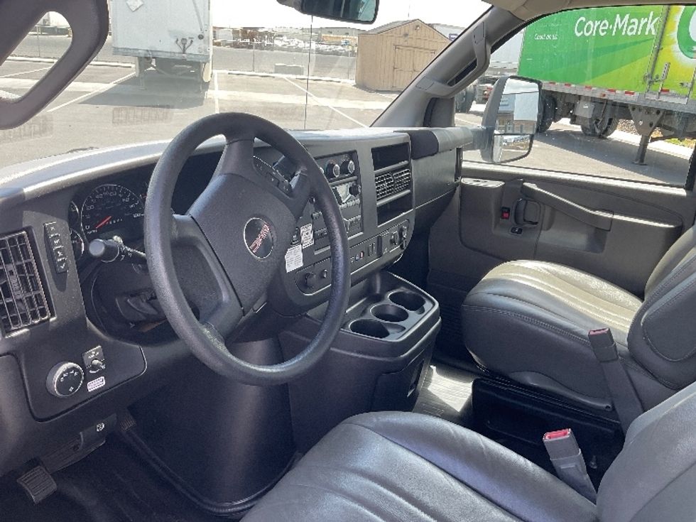 Light Duty Box Truck-Light and Medium Duty Trucks-GMC-2021-Savana G33903-Pasco-WA-72,645\n\t\tmiles-$ 35,000 - Image 20