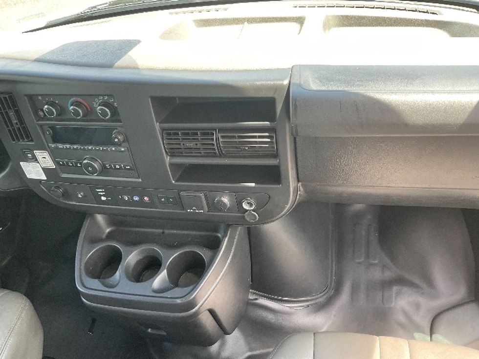 Light Duty Box Truck-Light and Medium Duty Trucks-GMC-2021-Savana G33903-Pasco-WA-72,645\n\t\tmiles-$ 35,000 - Image 21