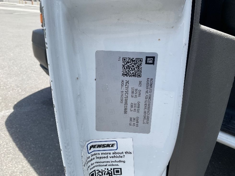 Light Duty Box Truck-Light and Medium Duty Trucks-GMC-2021-Savana G33903-Pasco-WA-72,645\n\t\tmiles-$ 35,000 - Image 25