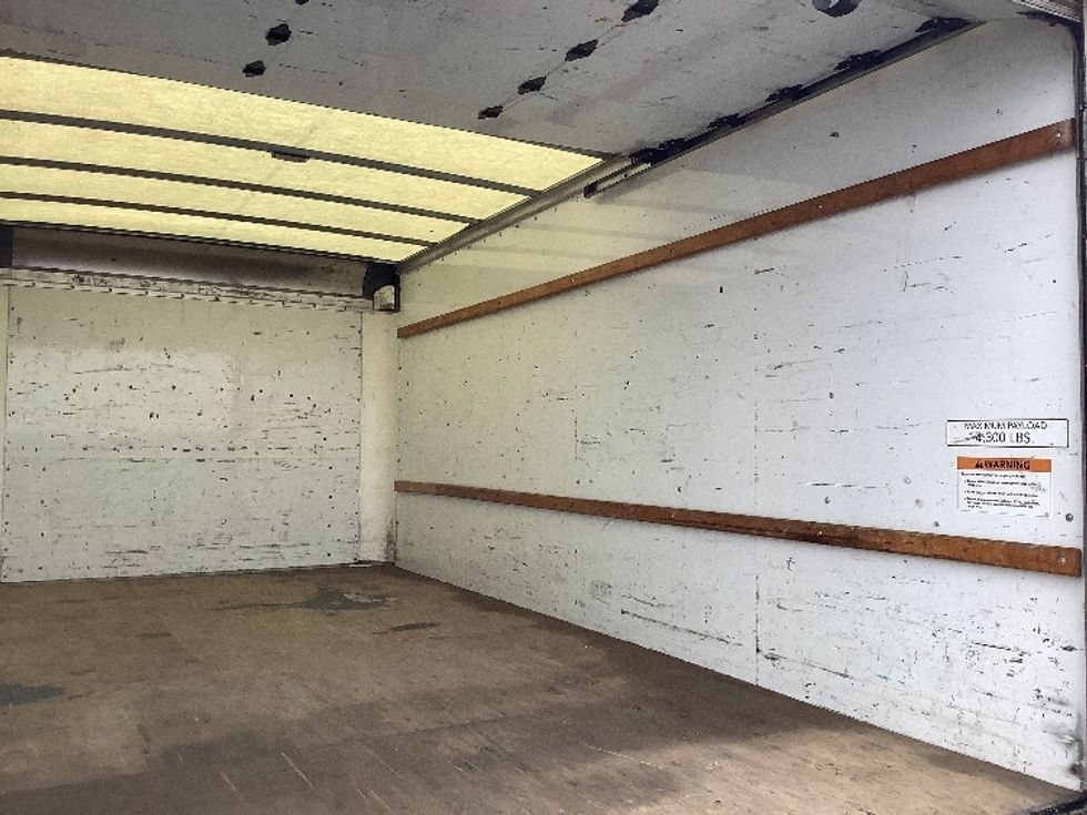 Light Duty Box Truck-Light and Medium Duty Trucks-GMC-2021-Savana G33903-Pasco-WA-88,160\n\t\tmiles-$ 29,000 - Image 12