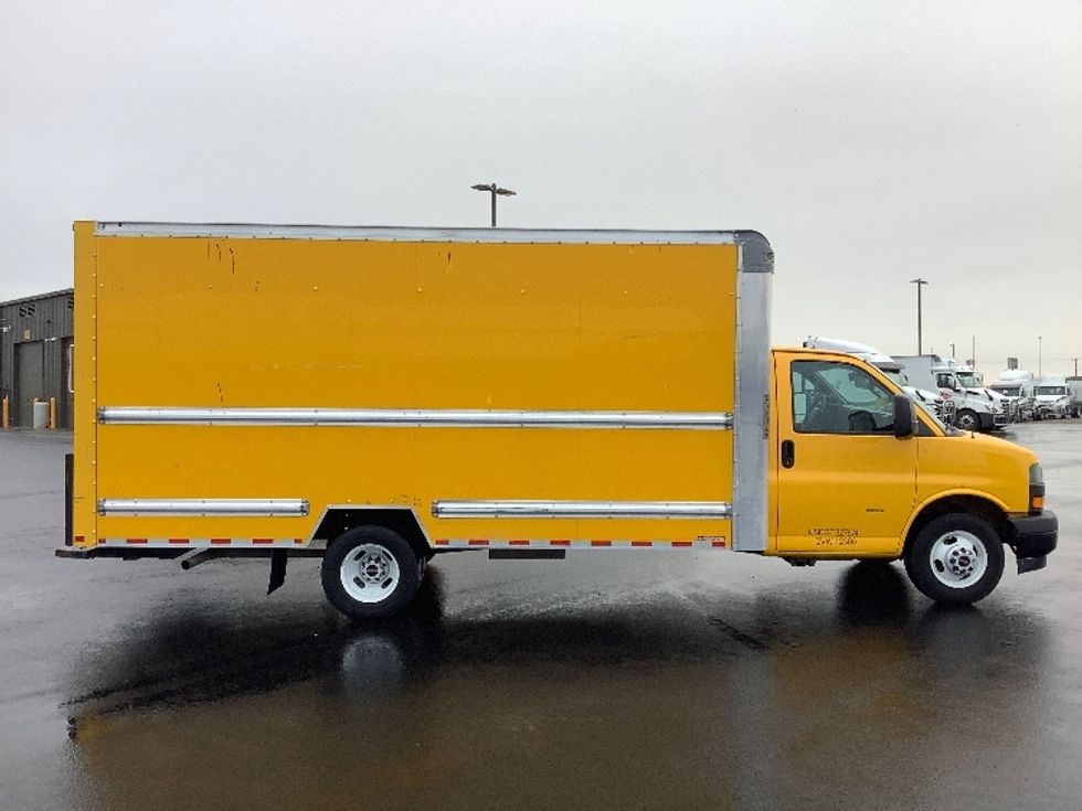 Light Duty Box Truck-Light and Medium Duty Trucks-GMC-2021-Savana G33903-Pasco-WA-88,160\n\t\tmiles-$ 29,000 - Image 15