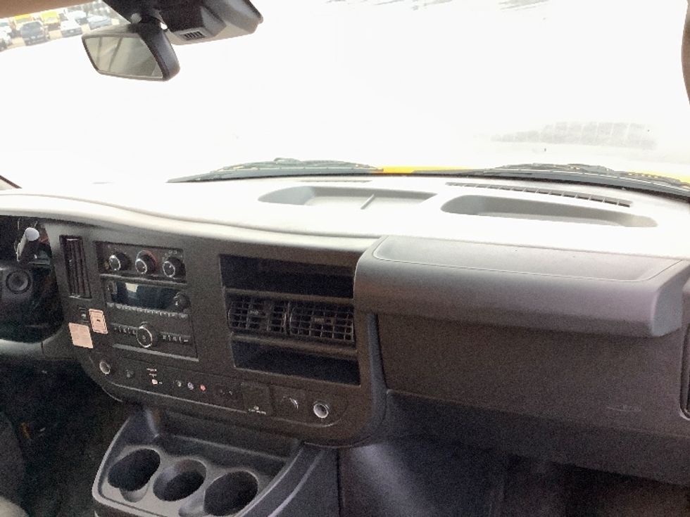 Light Duty Box Truck-Light and Medium Duty Trucks-GMC-2021-Savana G33903-Pasco-WA-88,160\n\t\tmiles-$ 29,000 - Image 21