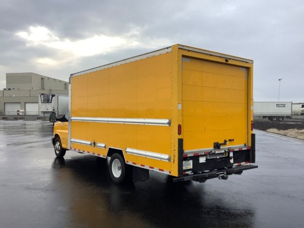Light Duty Box Truck-Light and Medium Duty Trucks-GMC-2021-Savana G33903-Pasco-WA-88,160\n\t\tmiles-$ 29,000 - Image 6