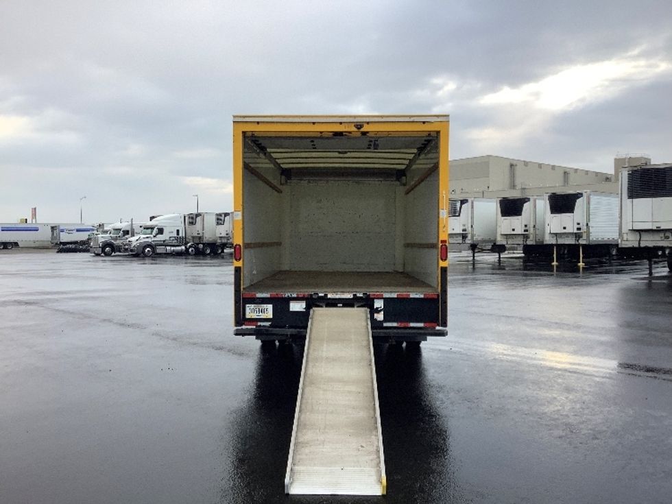 Light Duty Box Truck-Light and Medium Duty Trucks-GMC-2021-Savana G33903-Pasco-WA-88,160\n\t\tmiles-$ 29,000 - Image 9