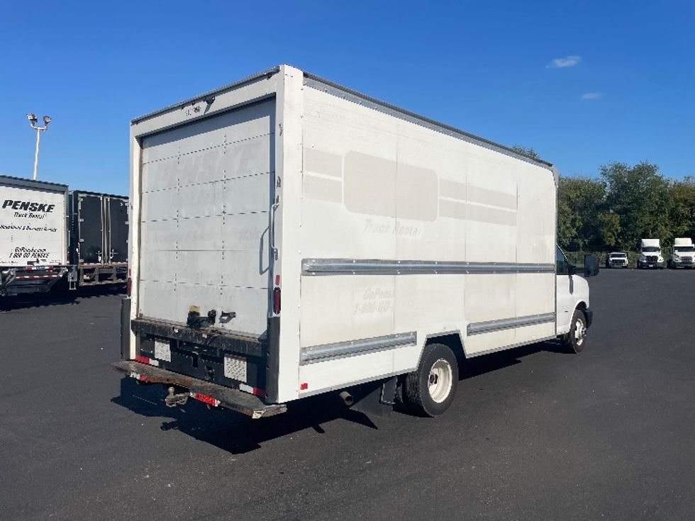 Light Duty Box Truck-Light and Medium Duty Trucks-GMC-2021-Savana G33903-Pennsauken-NJ-132,732\n\t\tmiles-$ 24,250 - Image 13