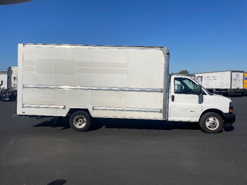 Light Duty Box Truck-Light and Medium Duty Trucks-GMC-2021-Savana G33903-Pennsauken-NJ-132,732\n\t\tmiles-$ 24,250 - Image 15