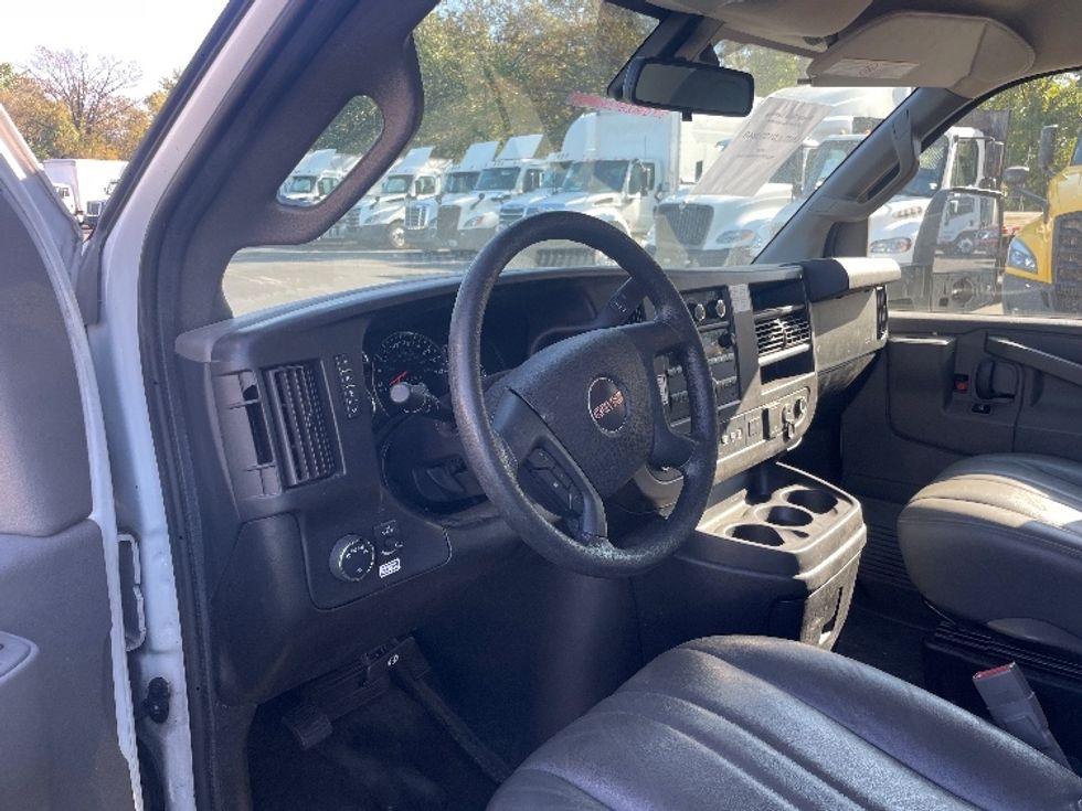 Light Duty Box Truck-Light and Medium Duty Trucks-GMC-2021-Savana G33903-Pennsauken-NJ-132,732\n\t\tmiles-$ 24,250 - Image 18