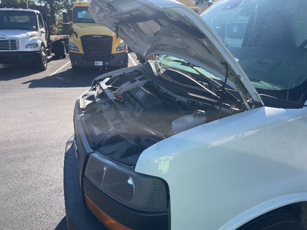 Light Duty Box Truck-Light and Medium Duty Trucks-GMC-2021-Savana G33903-Pennsauken-NJ-132,732\n\t\tmiles-$ 24,250 - Image 24