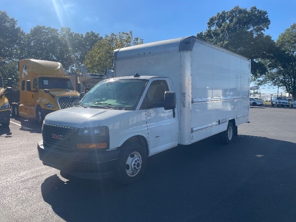 Light Duty Box Truck-Light and Medium Duty Trucks-GMC-2021-Savana G33903-Pennsauken-NJ-132,732\n\t\tmiles-$ 24,250 - Image 3