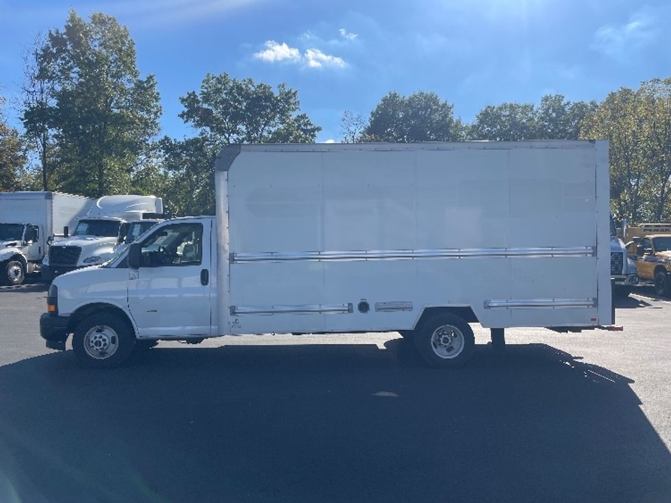 Light Duty Box Truck-Light and Medium Duty Trucks-GMC-2021-Savana G33903-Pennsauken-NJ-132,732\n\t\tmiles-$ 24,250 - Image 5