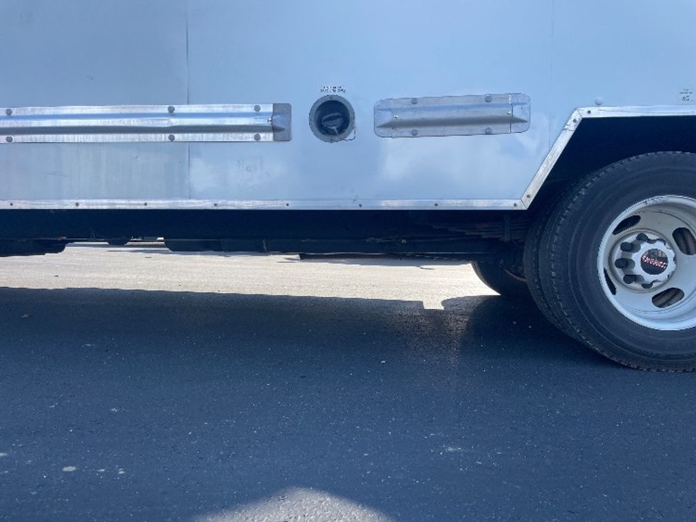 Light Duty Box Truck-Light and Medium Duty Trucks-GMC-2021-Savana G33903-Pennsauken-NJ-132,732\n\t\tmiles-$ 24,250 - Image 6