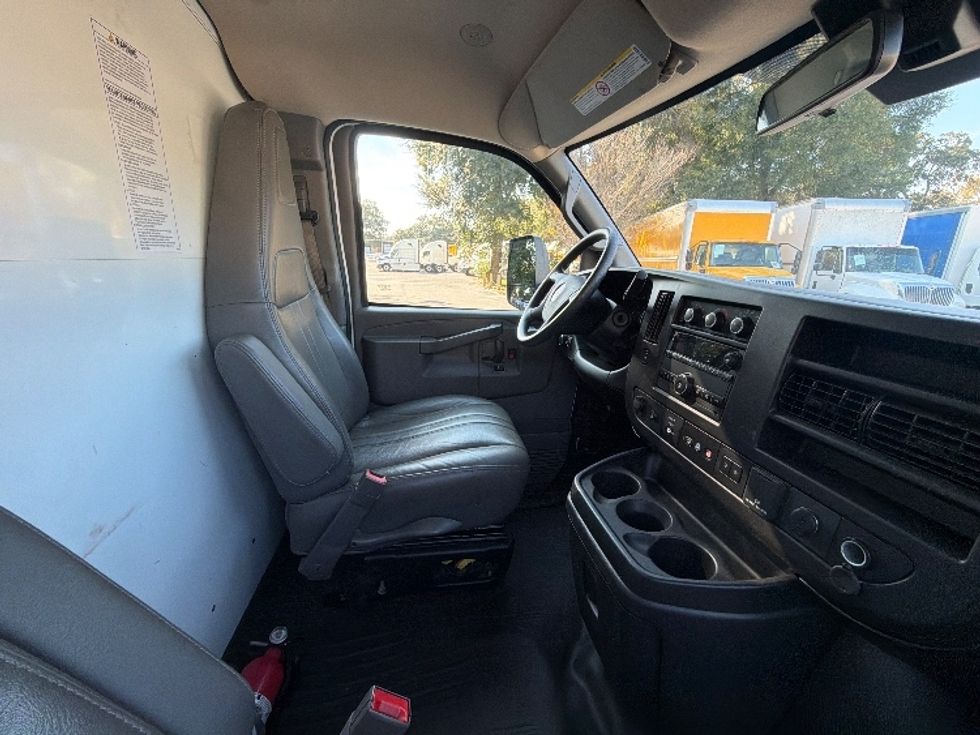 Light Duty Box Truck-Light and Medium Duty Trucks-GMC-2021-Savana G33903-Pensacola-FL-103,122\n\t\tmiles-$ 30,500 - Image 22
