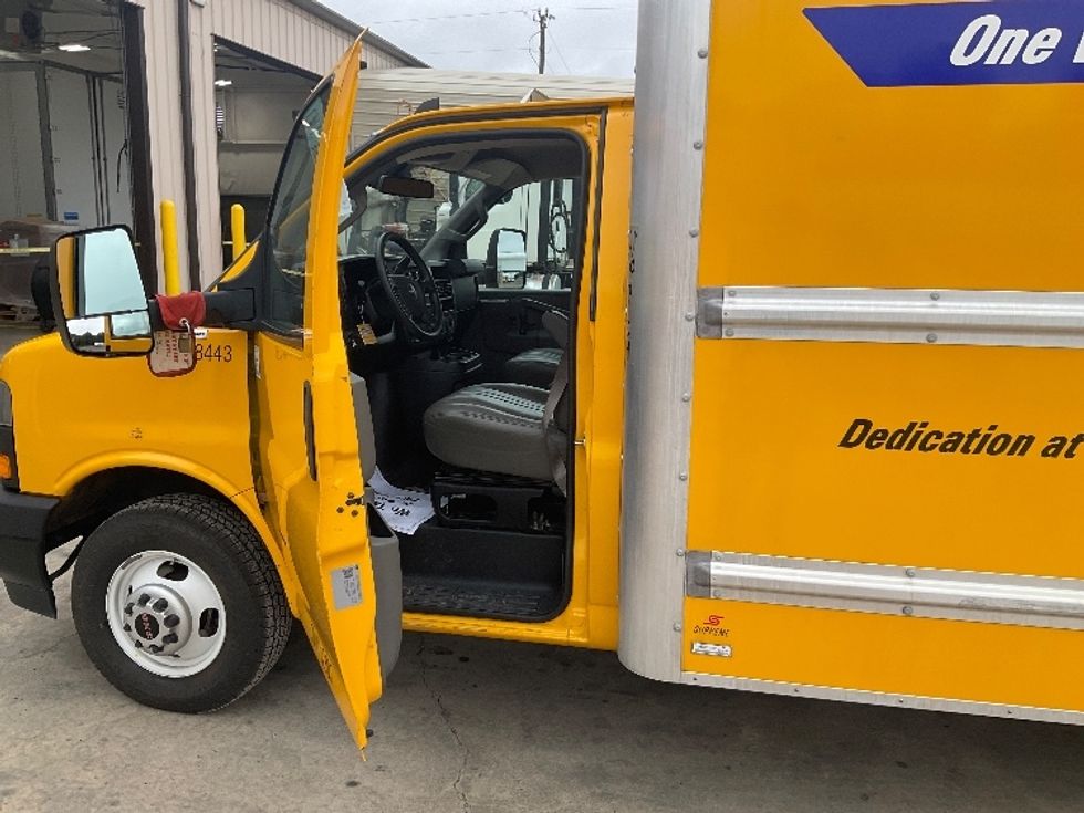 Light Duty Box Truck-Light and Medium Duty Trucks-GMC-2021-Savana G33903-Pensacola-FL-104,643\n\t\tmiles-$ 26,500 - Image 16
