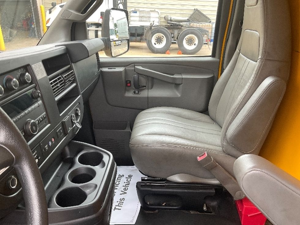 Light Duty Box Truck-Light and Medium Duty Trucks-GMC-2021-Savana G33903-Pensacola-FL-104,643\n\t\tmiles-$ 26,500 - Image 20
