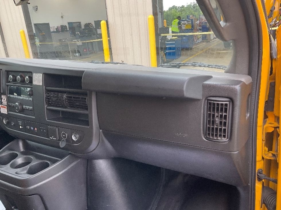 Light Duty Box Truck-Light and Medium Duty Trucks-GMC-2021-Savana G33903-Pensacola-FL-104,643\n\t\tmiles-$ 26,500 - Image 21