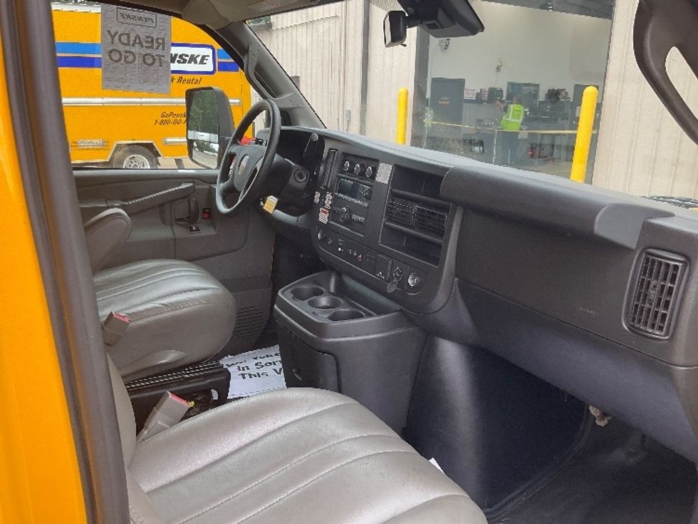 Light Duty Box Truck-Light and Medium Duty Trucks-GMC-2021-Savana G33903-Pensacola-FL-104,643\n\t\tmiles-$ 26,500 - Image 22