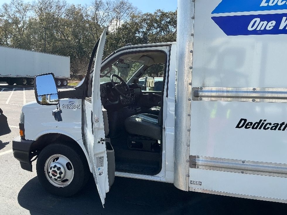 Light Duty Box Truck-Light and Medium Duty Trucks-GMC-2021-Savana G33903-Pensacola-FL-104,956\n\t\tmiles-$ 30,250 - Image 16
