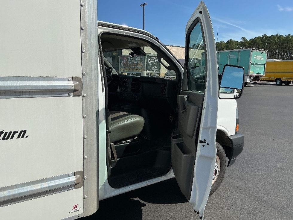 Light Duty Box Truck-Light and Medium Duty Trucks-GMC-2021-Savana G33903-Pensacola-FL-104,956\n\t\tmiles-$ 30,250 - Image 20