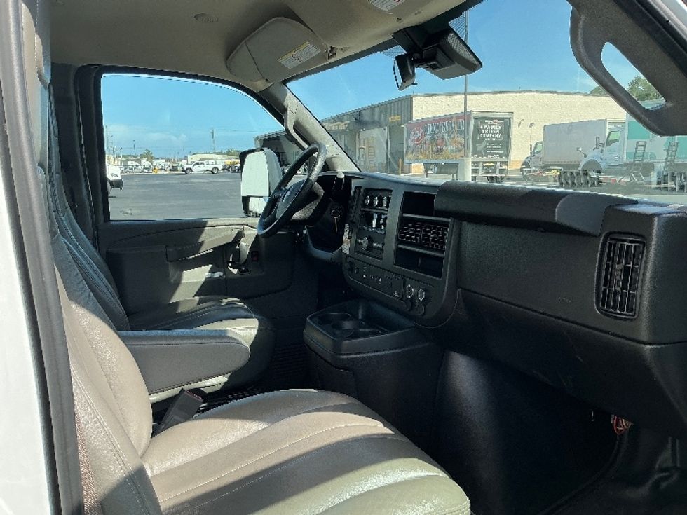 Light Duty Box Truck-Light and Medium Duty Trucks-GMC-2021-Savana G33903-Pensacola-FL-104,956\n\t\tmiles-$ 30,250 - Image 22
