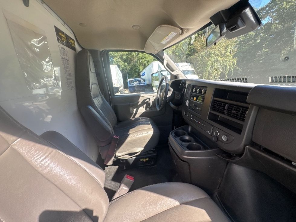 Light Duty Box Truck-Light and Medium Duty Trucks-GMC-2021-Savana G33903-Pensacola-FL-105,073\n\t\tmiles-$ 30,250 - Image 22