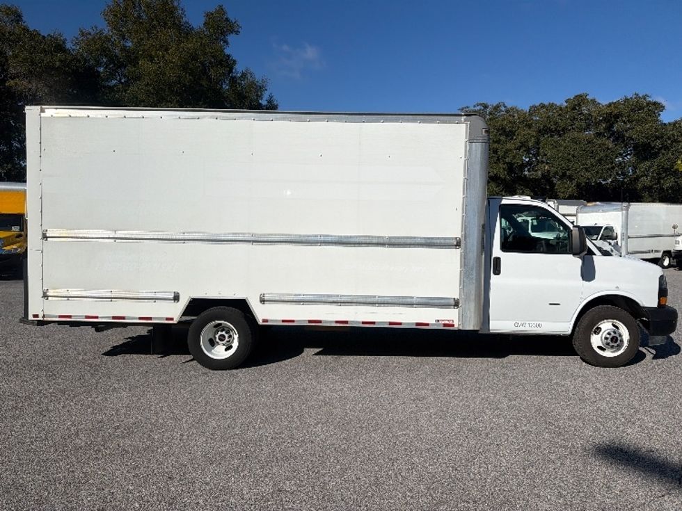 Light Duty Box Truck-Light and Medium Duty Trucks-GMC-2021-Savana G33903-Pensacola-FL-111,509\n\t\tmiles-$ 29,500 - Image 15