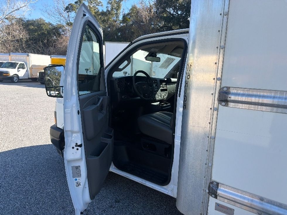 Light Duty Box Truck-Light and Medium Duty Trucks-GMC-2021-Savana G33903-Pensacola-FL-111,509\n\t\tmiles-$ 29,500 - Image 16