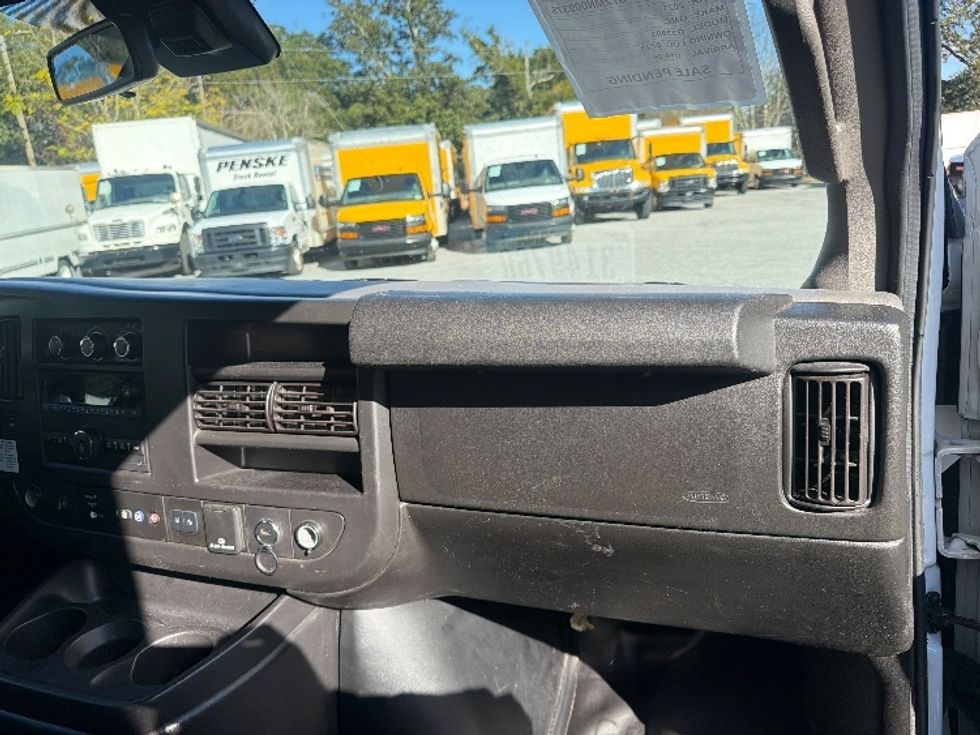 Light Duty Box Truck-Light and Medium Duty Trucks-GMC-2021-Savana G33903-Pensacola-FL-111,509\n\t\tmiles-$ 29,500 - Image 21