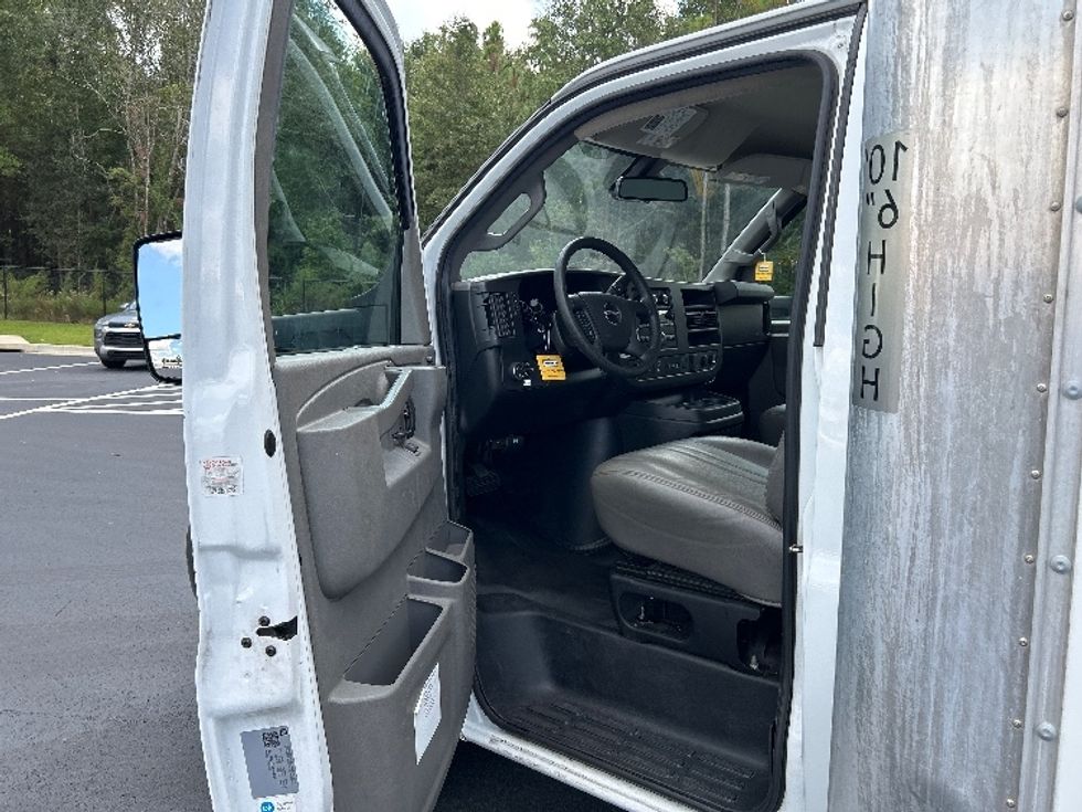 Light Duty Box Truck-Light and Medium Duty Trucks-GMC-2021-Savana G33903-Pensacola-FL-115,646\n\t\tmiles-$ 27,250 - Image 15