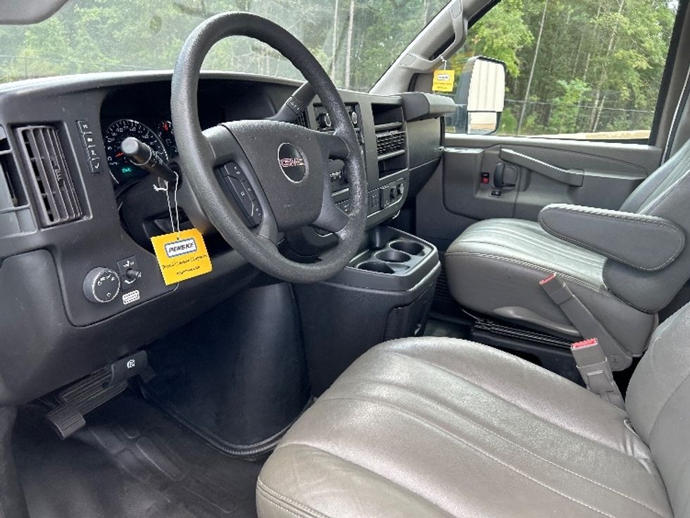 Light Duty Box Truck-Light and Medium Duty Trucks-GMC-2021-Savana G33903-Pensacola-FL-115,646\n\t\tmiles-$ 27,250 - Image 16