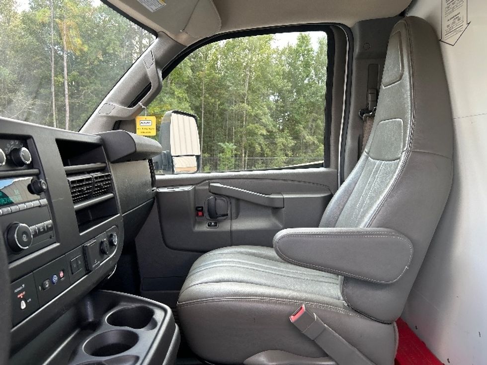 Light Duty Box Truck-Light and Medium Duty Trucks-GMC-2021-Savana G33903-Pensacola-FL-115,646\n\t\tmiles-$ 27,250 - Image 18