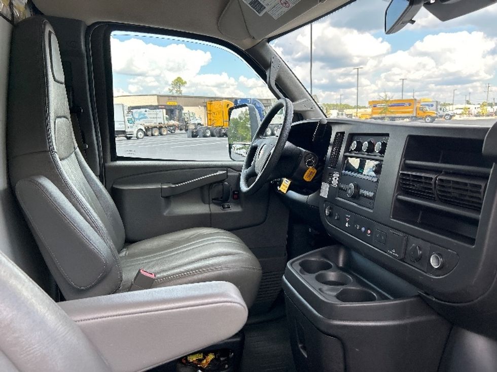 Light Duty Box Truck-Light and Medium Duty Trucks-GMC-2021-Savana G33903-Pensacola-FL-115,646\n\t\tmiles-$ 27,250 - Image 21