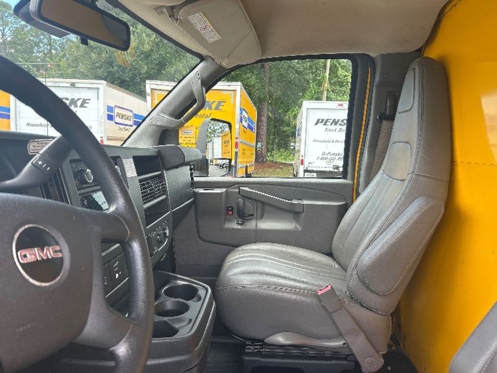 Light Duty Box Truck-Light and Medium Duty Trucks-GMC-2021-Savana G33903-Pensacola-FL-76,468\n\t\tmiles-$ 28,750 - Image 19