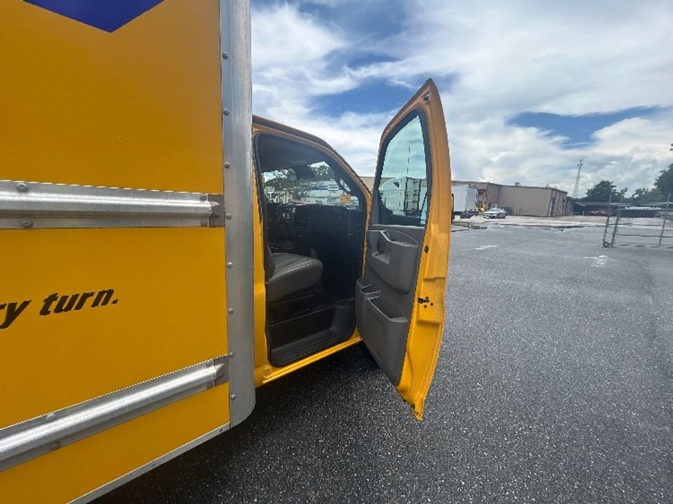 Light Duty Box Truck-Light and Medium Duty Trucks-GMC-2021-Savana G33903-Pensacola-FL-76,468\n\t\tmiles-$ 28,750 - Image 20