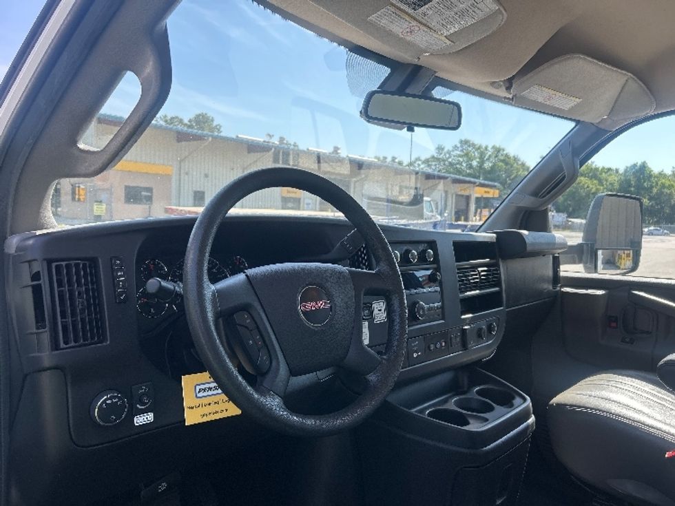 Light Duty Box Truck-Light and Medium Duty Trucks-GMC-2021-Savana G33903-Pensacola-FL-81,100\n\t\tmiles-$ 28,000 - Image 17