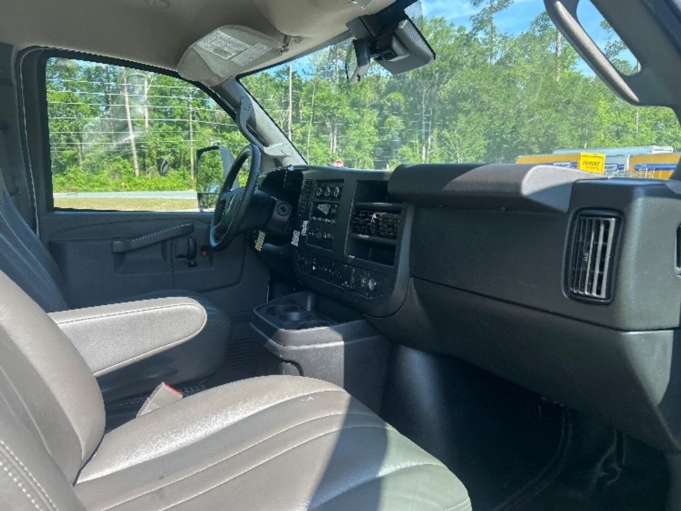 Light Duty Box Truck-Light and Medium Duty Trucks-GMC-2021-Savana G33903-Pensacola-FL-81,100\n\t\tmiles-$ 28,000 - Image 22