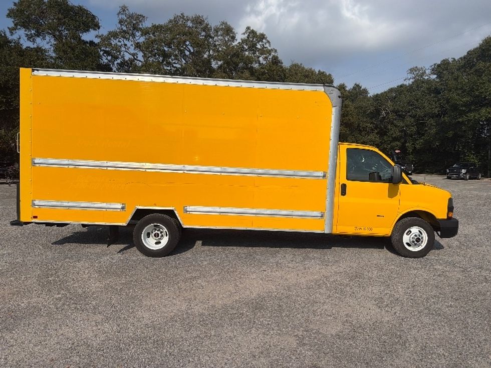 Light Duty Box Truck-Light and Medium Duty Trucks-GMC-2021-Savana G33903-Pensacola-FL-86,366\n\t\tmiles-$ 29,250 - Image 15