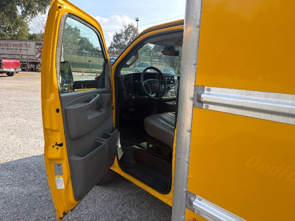 Light Duty Box Truck-Light and Medium Duty Trucks-GMC-2021-Savana G33903-Pensacola-FL-86,366\n\t\tmiles-$ 29,250 - Image 16