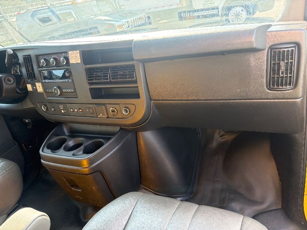 Light Duty Box Truck-Light and Medium Duty Trucks-GMC-2021-Savana G33903-Pensacola-FL-86,366\n\t\tmiles-$ 29,250 - Image 21