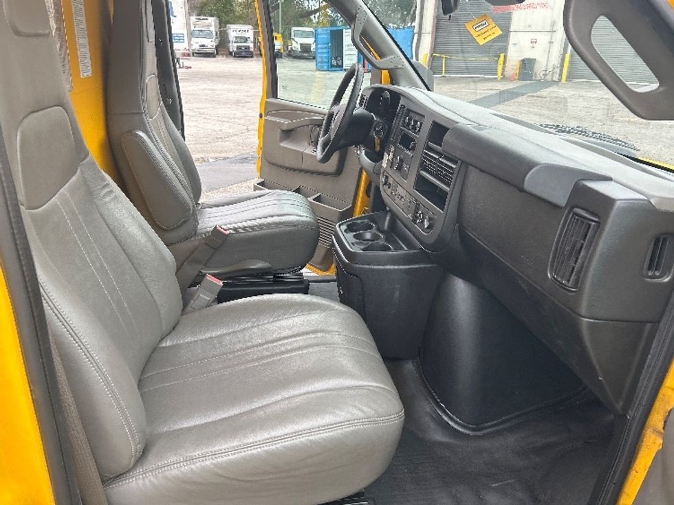 Light Duty Box Truck-Light and Medium Duty Trucks-GMC-2021-Savana G33903-Pensacola-FL-87,170\n\t\tmiles-$ 29,250 - Image 22