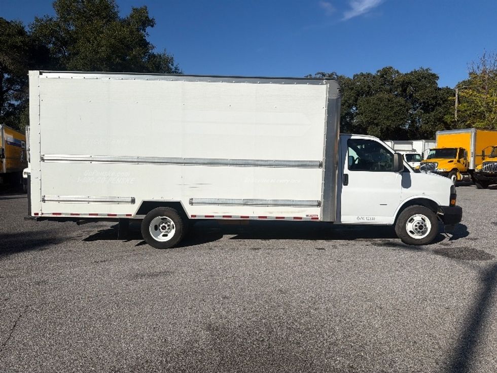 Light Duty Box Truck-Light and Medium Duty Trucks-GMC-2021-Savana G33903-Pensacola-FL-89,701\n\t\tmiles-$ 32,000 - Image 15