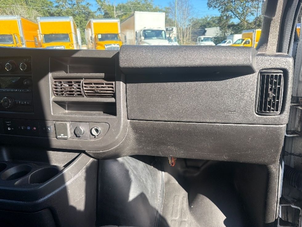 Light Duty Box Truck-Light and Medium Duty Trucks-GMC-2021-Savana G33903-Pensacola-FL-89,701\n\t\tmiles-$ 32,000 - Image 21